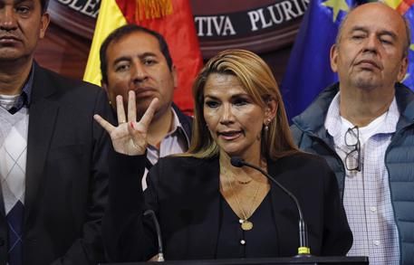 Bolivia, senatrice dell’opposizione nominata presidente ad interim senza quorum Bolivia, senatrice dell’opposizione nominata presidente ad interim senza quorum