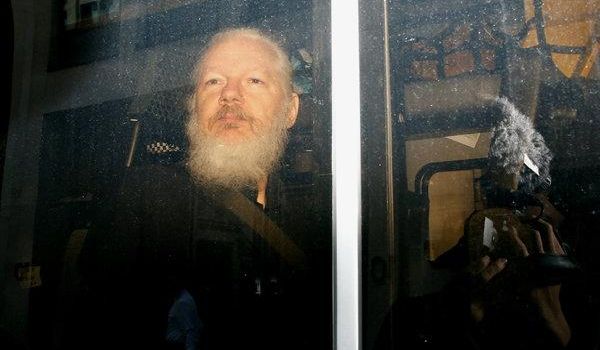 Assange è vittima di tortura. Lettera aperta ad Amnesty International