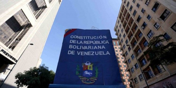 Venezuela, chi Ã¨ il legittimo presidente per la Costituzione. Articolo per articolo